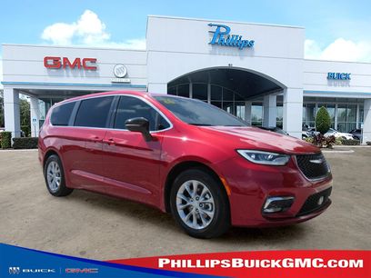 Used 2026 Chrysler Pacifica Limited
