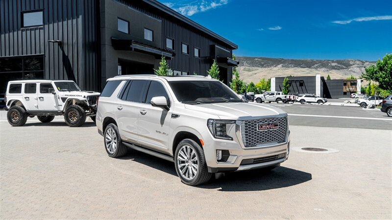 Used 2021 GMC Yukon Denali w/ Denali Ultimate Package AWD/4WD image 7