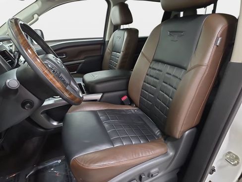 Used 2017 Nissan Titan Platinum Reserve AWD/4WD image 13