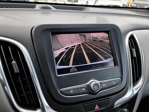 Used 2020 Chevrolet Equinox LT image 14