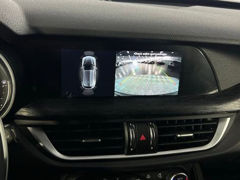 Used 2022 Alfa Romeo Stelvio Sprint image 18