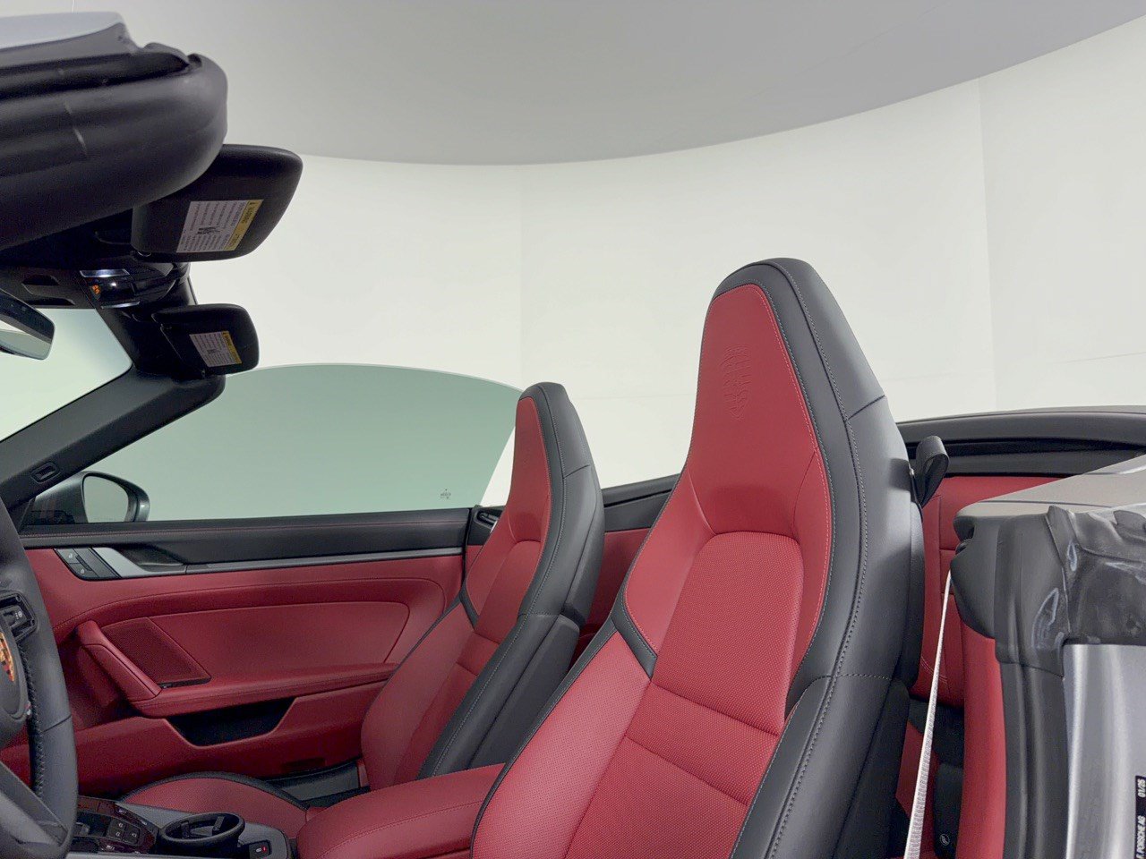 Certified 2025 Porsche 911 Carrera RWD image 27
