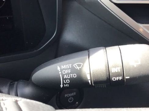 Used 2025 Toyota Sequoia Platinum image 32