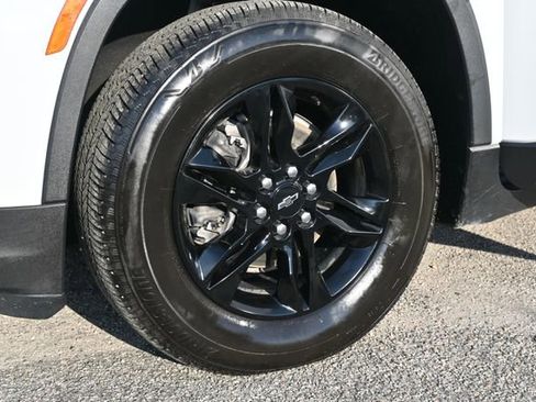 Used 2023 Chevrolet Traverse LT w/ Midnight/Sport Edition image 26