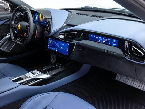 Used 2025 Ferrari 12Cilindri RWD image 32