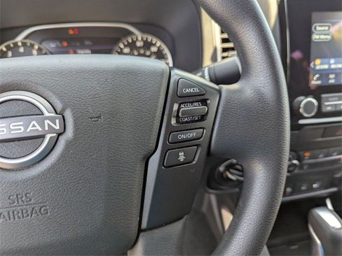 Used 2022 Nissan Frontier SV w/ Technology Package image 12