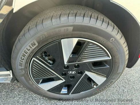 Used 2025 Hyundai Ioniq 5 Limited image 23