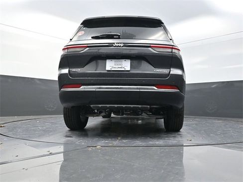 New 2025 Jeep Grand Cherokee Laredo w/ Luxury Tech Group I image 22