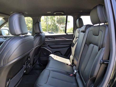 New 2026 Jeep Grand Cherokee Limited AWD/4WD image 14
