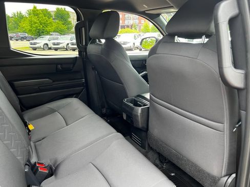 Used 2025 Toyota Tacoma SR5 AWD/4WD image 30