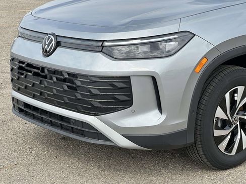 New 2025 Volkswagen Tiguan S AWD/4WD image 6