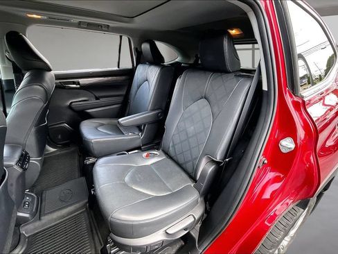 Used 2020 Toyota Highlander Platinum AWD/4WD image 26