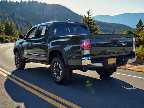 Used 2022 Toyota Tacoma TRD Off-Road image 5