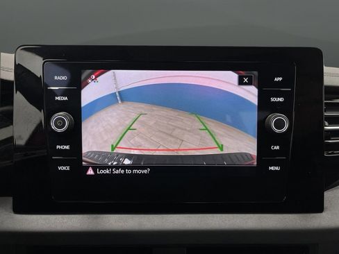 Used 2025 Volkswagen Jetta SE w/ Sunroof Package image 10