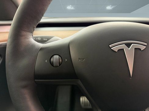 Used 2024 Tesla Model Y Performance AWD/4WD image 14