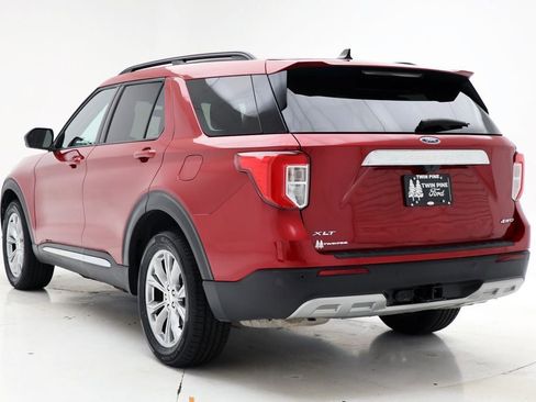 Used 2024 Ford Explorer XLT w/ Equipment Group 202A AWD/4WD image 6