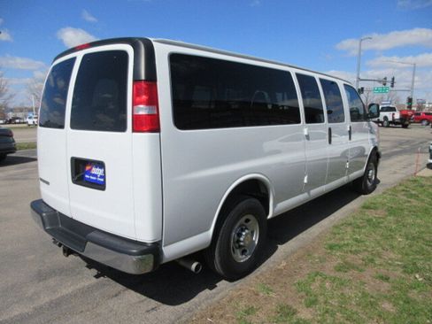 Used 2024 Chevrolet Express 3500 LT w/ LT Preferred Equipment Group RWD image 5