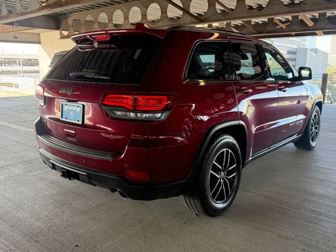 Used 2018 Jeep Grand Cherokee Trailhawk w/ Trailhawk Luxury Group image 7
