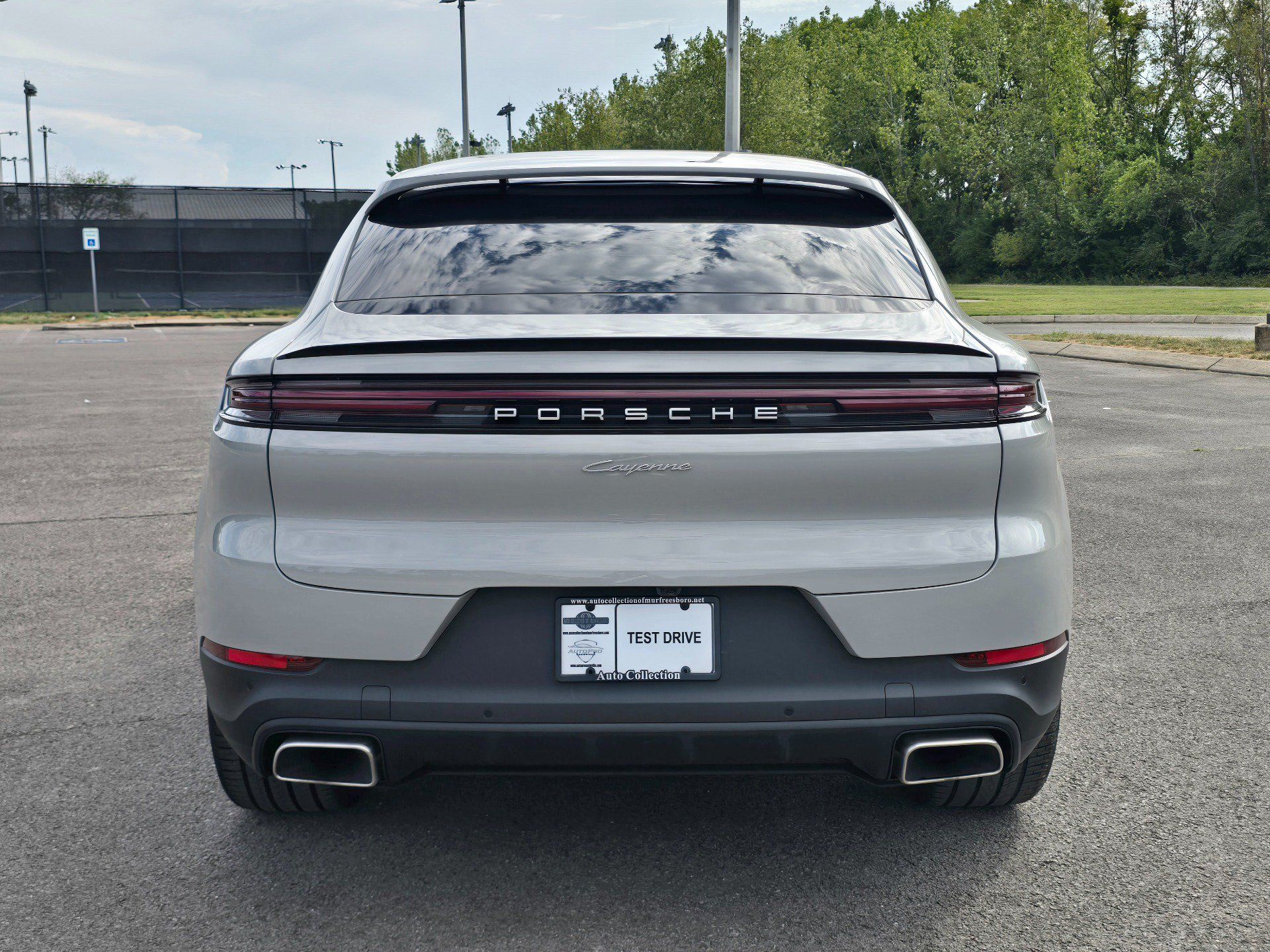 Used 2025 Porsche Cayenne Coupe AWD/4WD image 6