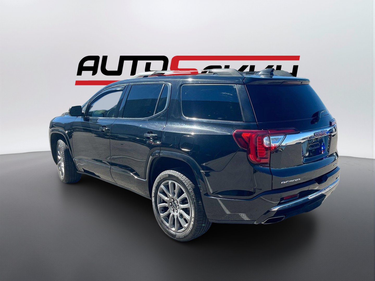 Used 2023 GMC Acadia Denali w/ Black Diamond Edition AWD/4WD image 5