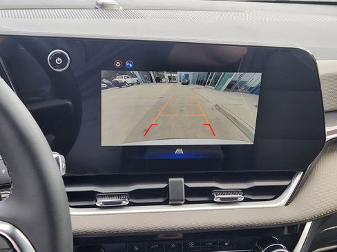 New 2026 Chevrolet Equinox LT w/ Convenience Package II image 15