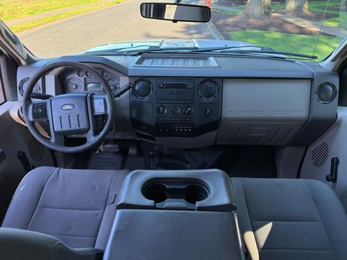 Used 2010 Ford F550 4x4 Crew Cab Super Duty image 15