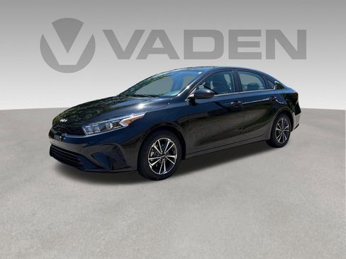 Used 2024 Kia Forte LXS FWD image 1