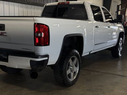 Used 2016 GMC Sierra 2500 Denali w/ Duramax Plus Package AWD/4WD image 29