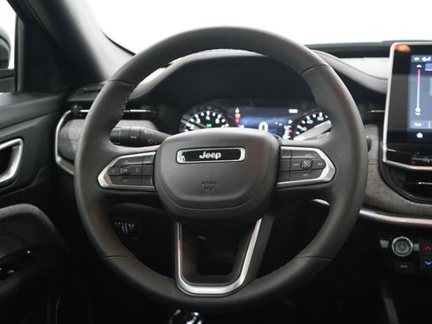 Used 2023 Jeep Compass Latitude w/ Sun and Sound Group AWD/4WD image 14
