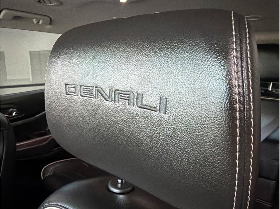 Used 2023 GMC Acadia Denali FWD image 16