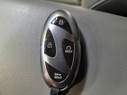 Used 2024 Hyundai Elantra Blue image 32