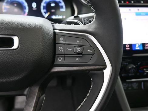 New 2025 Jeep Grand Cherokee L Limited image 2