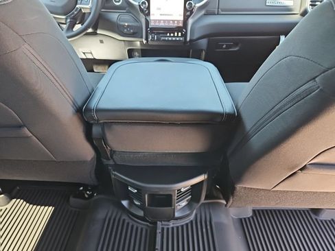 New 2026 RAM 2500 Big Horn AWD/4WD image 30