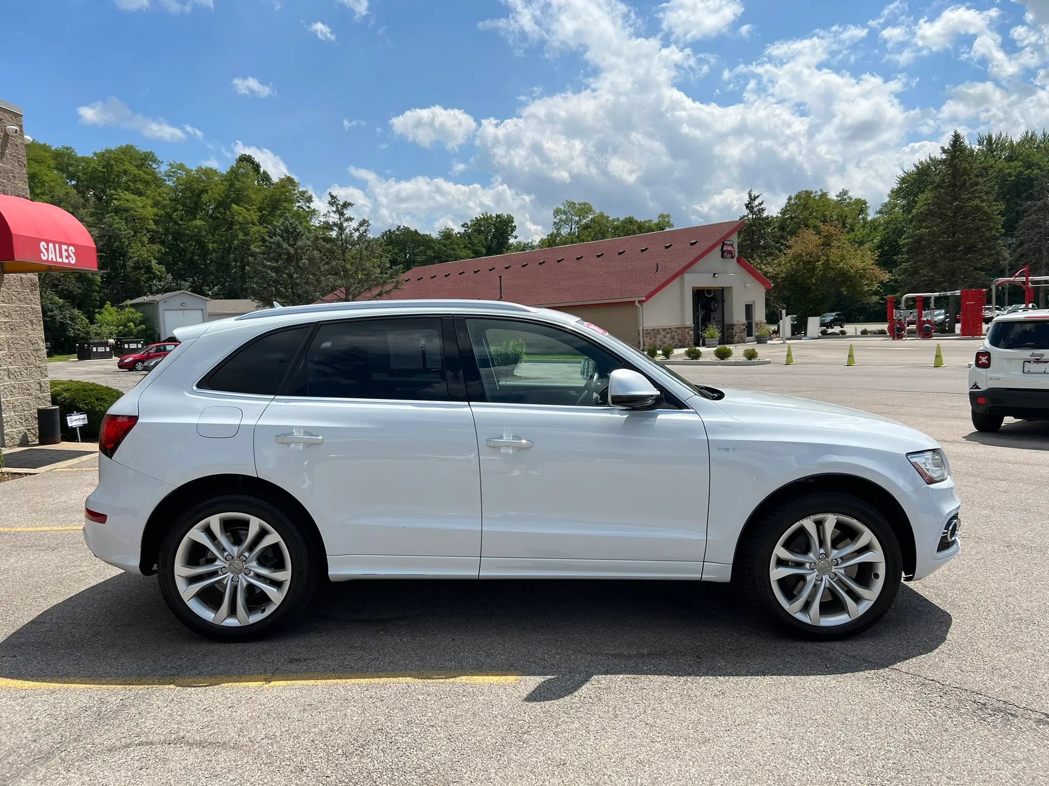 Used 2015 Audi SQ5 Premium Plus w/ Technology Package AWD/4WD image 4