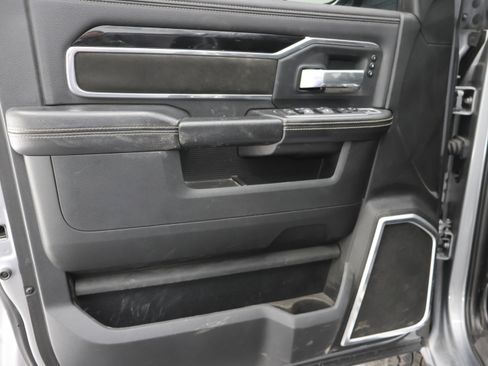 Used 2020 RAM 3500 Laramie AWD/4WD image 46