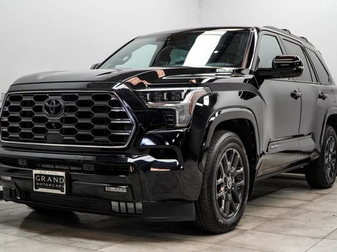 Used 2024 Toyota Sequoia Platinum image 8