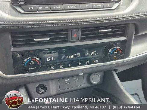 Used 2025 Nissan Rogue SV FWD image 22