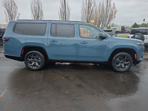 New 2026 Jeep Grand Wagoneer L Limited AWD/4WD image 6