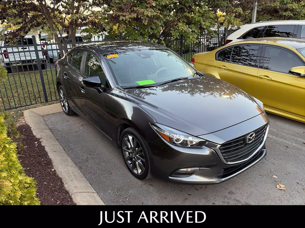 Used 2018 MAZDA MAZDA3 Touring FWD image 3