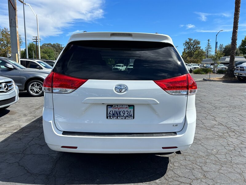 Used 2012 Toyota Sienna LE FWD image 7