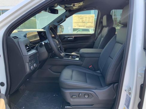 New 2026 Chevrolet Suburban LT w/ Comfort Package AWD/4WD image 10