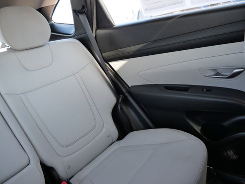 Certified 2025 Hyundai Tucson SE image 14