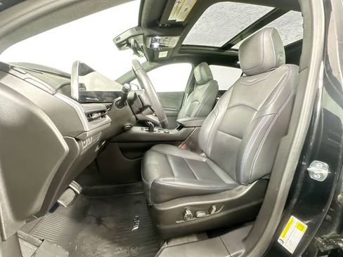 Used 2024 Cadillac XT4 Sport w/ Technology Package AWD/4WD image 11