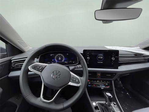 New 2025 Volkswagen Jetta SE image 22