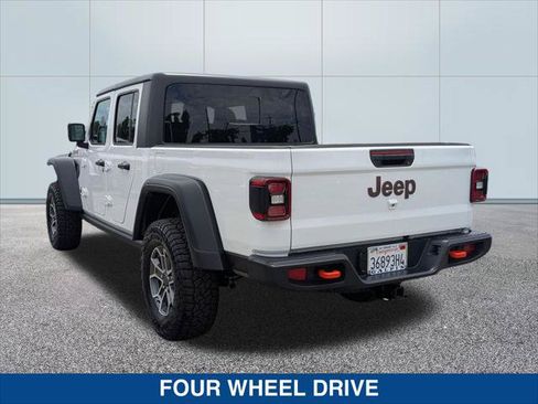 Used 2025 Jeep Gladiator Mojave w/ Convenience Group AWD/4WD image 3