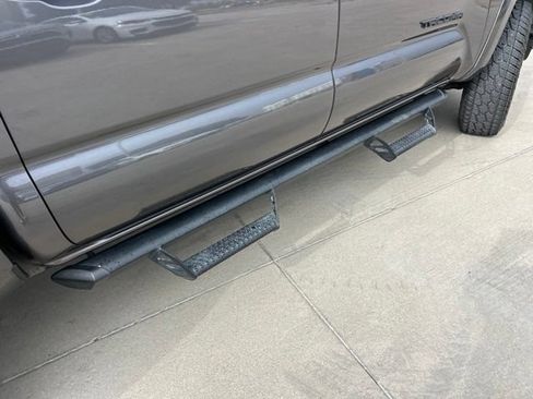 Used 2021 Toyota Tacoma SR5 RWD image 3