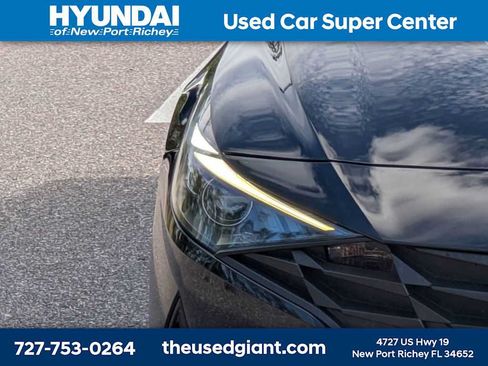 Used 2023 Hyundai Elantra SEL w/ Convenience Package FWD image 9