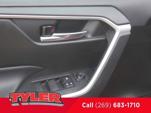 Used 2021 Toyota RAV4 XLE w/ Convenience Package AWD/4WD image 21