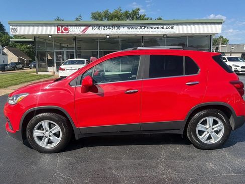 Used 2017 Chevrolet Trax LT w/ LT Convenience Package FWD image 8