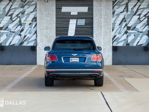 Used 2019 Bentley Bentayga AWD/4WD image 13